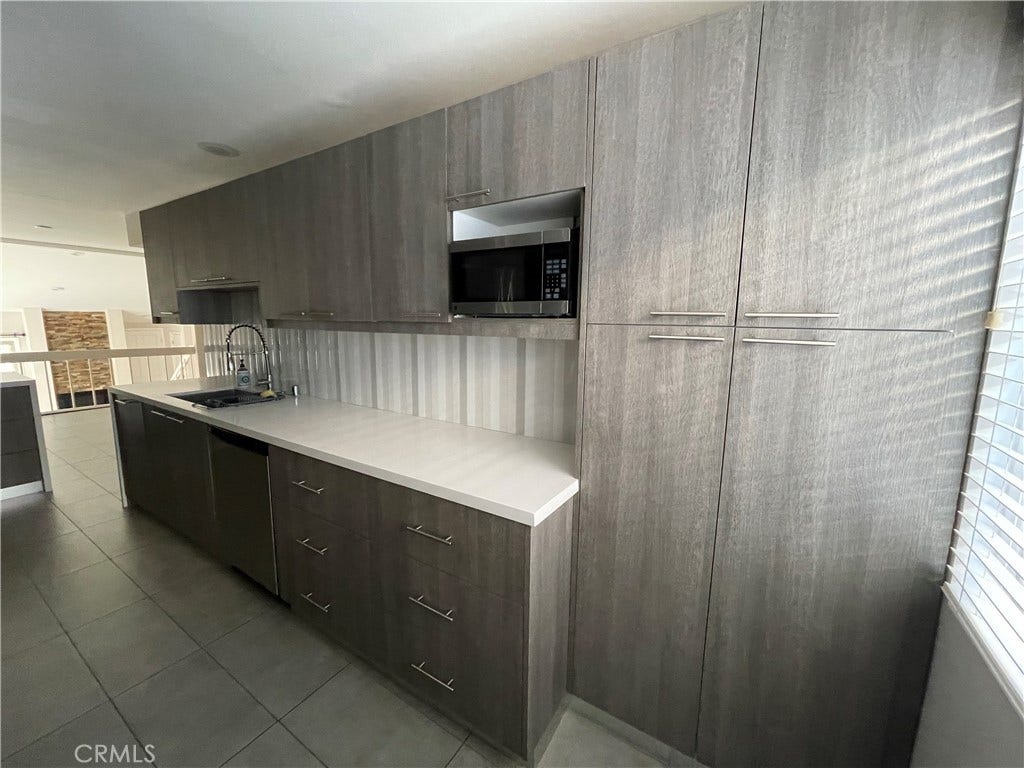 6201 Randi 1/2, Woodland Hills, CA 91367