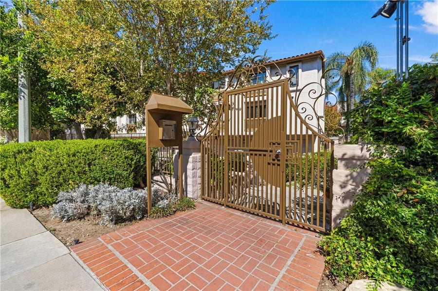 Property photo for 23473 Park Sorrento, Calabasas, CA