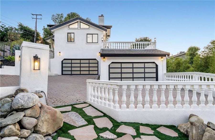 Property photo for 23555 Summit Dr, Calabasas, CA