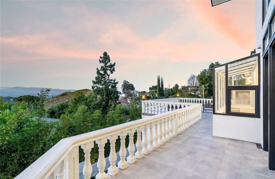 Property photo for 23555 Summit Dr, Calabasas, CA