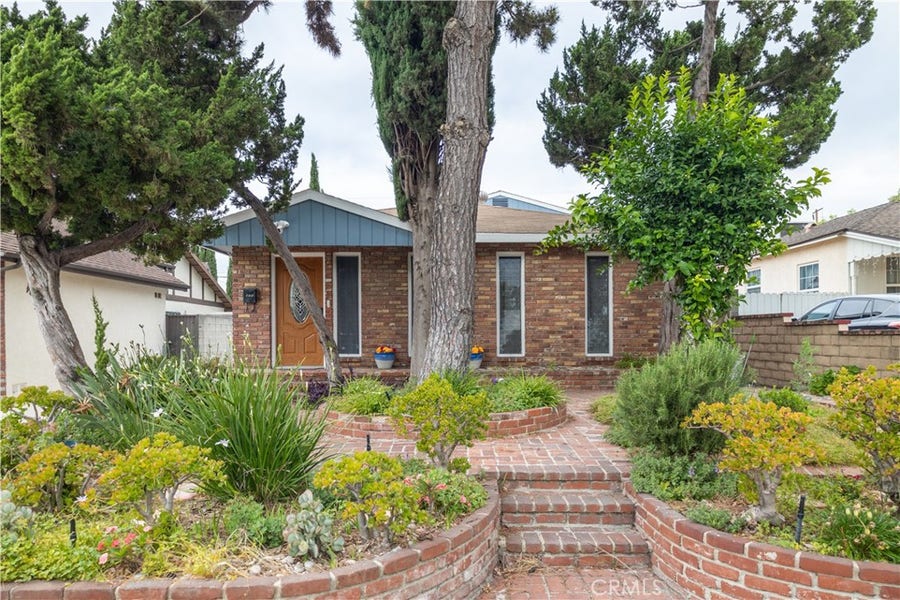 Property photo for 405 N Brighton, Burbank, CA