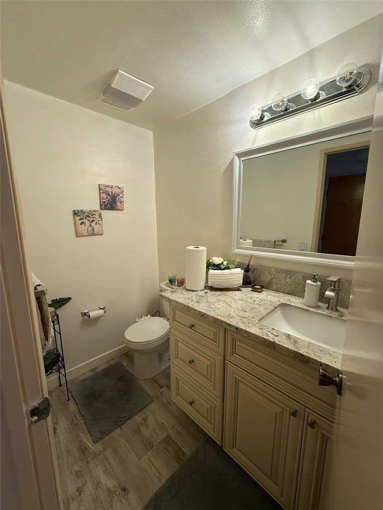 18411 Hatteras, Tarzana, CA 91356 18411 Hatteras, Tarzana, CA 91356
