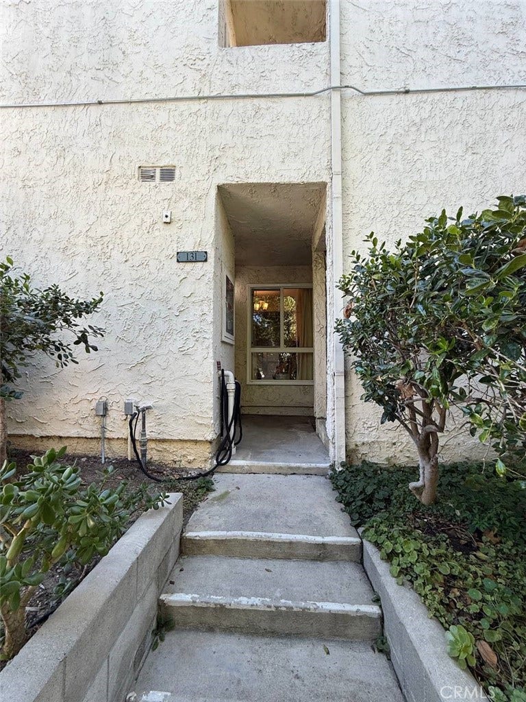 18411 Hatteras, Tarzana, CA 91356 18411 Hatteras, Tarzana, CA 91356