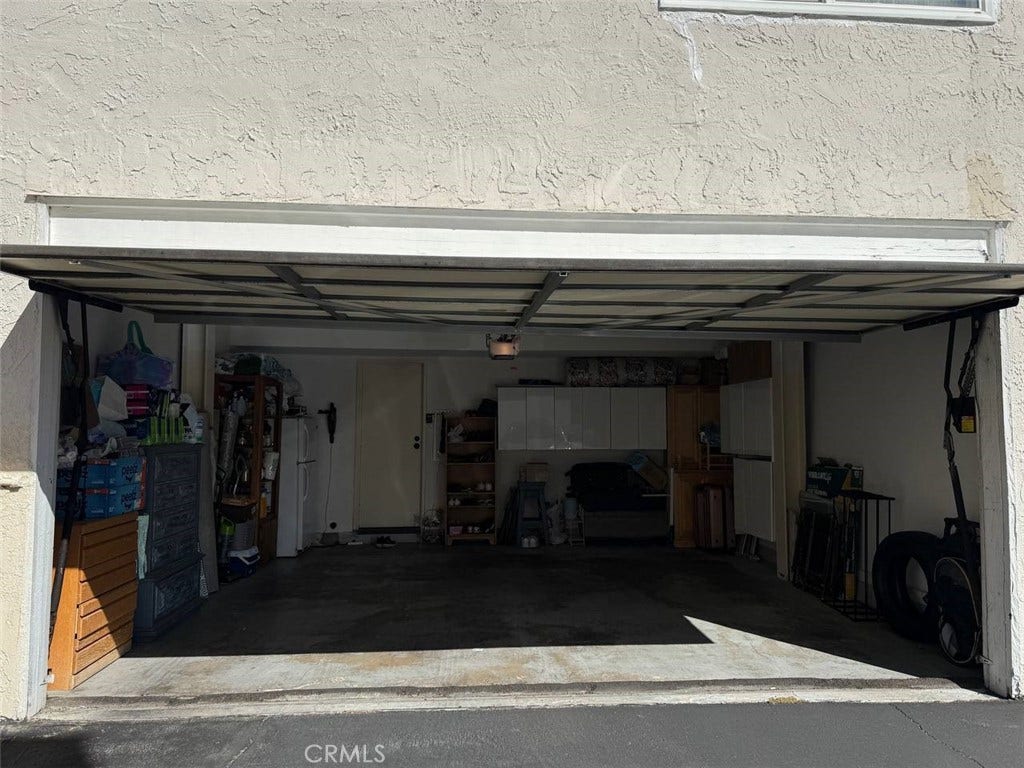 18411 Hatteras, Tarzana, CA 91356 18411 Hatteras, Tarzana, CA 91356