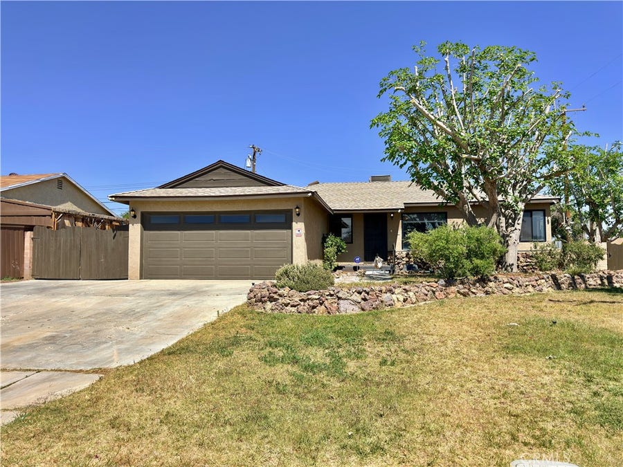 Property photo for 44118 Kingtree, Lancaster, CA