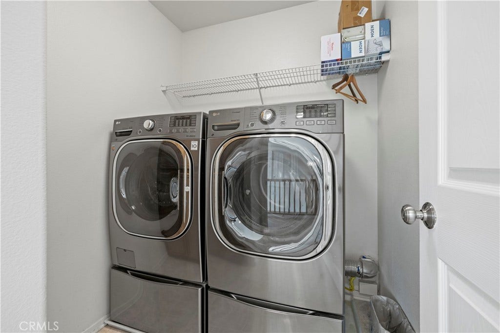 28473 Connick Place, Saugus, CA 91350 UPSTAIRS LAUNDRY ROOM