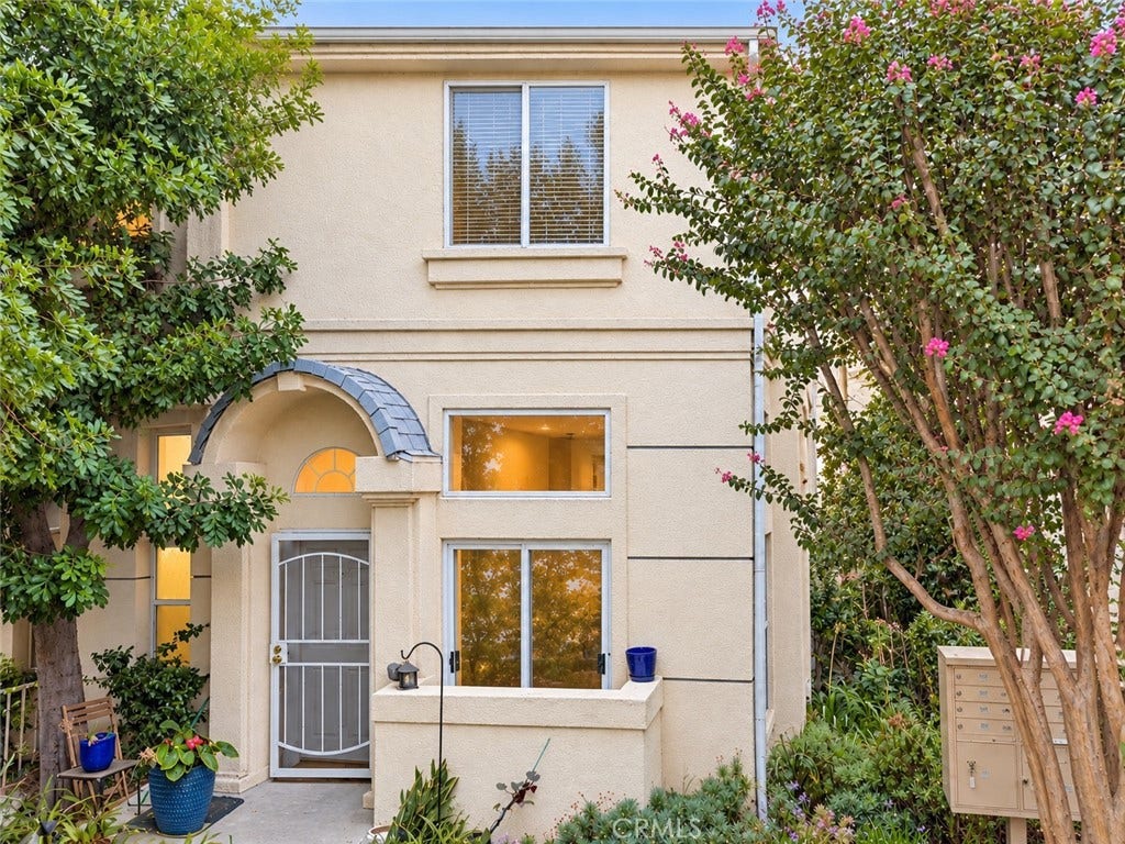 15756 Devonshire Street, Granada Hills, CA 91344