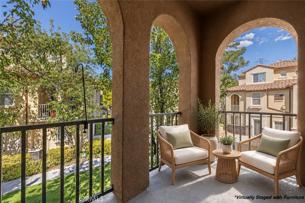 28157 Ashbrook, Valencia, CA 91354
