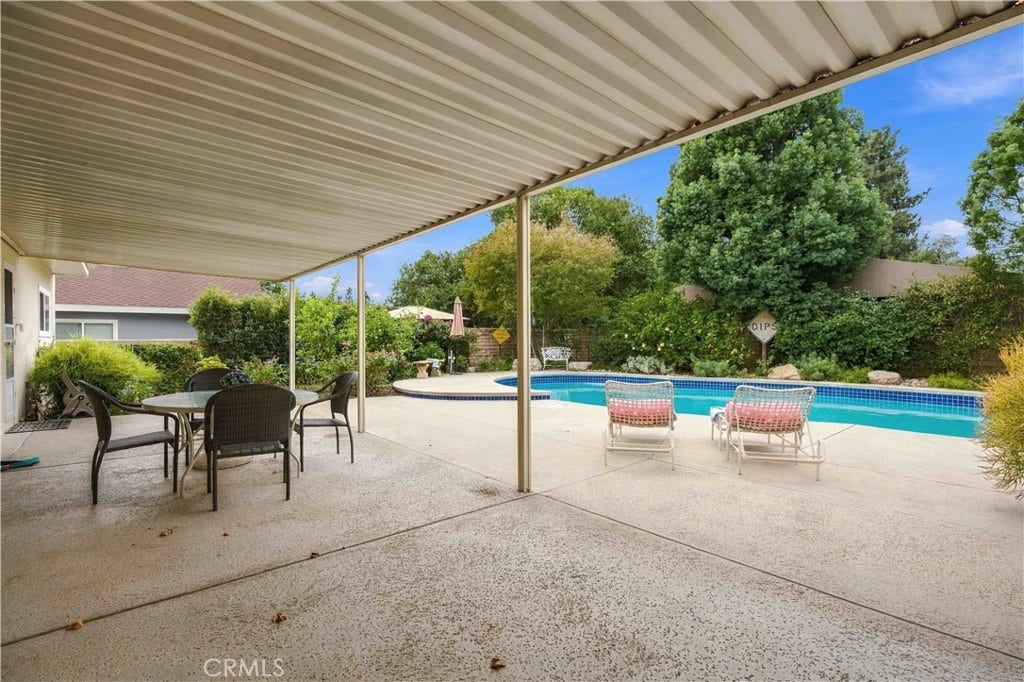 9817 Donna Avenue, Northridge, CA 91324 9817 Donna Avenue, Northridge, CA 91324