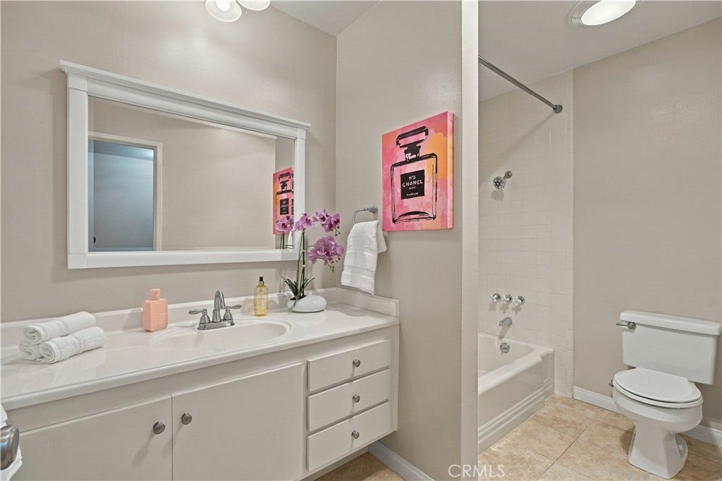 9817 Donna Avenue, Northridge, CA 91324 9817 Donna Avenue, Northridge, CA 91324