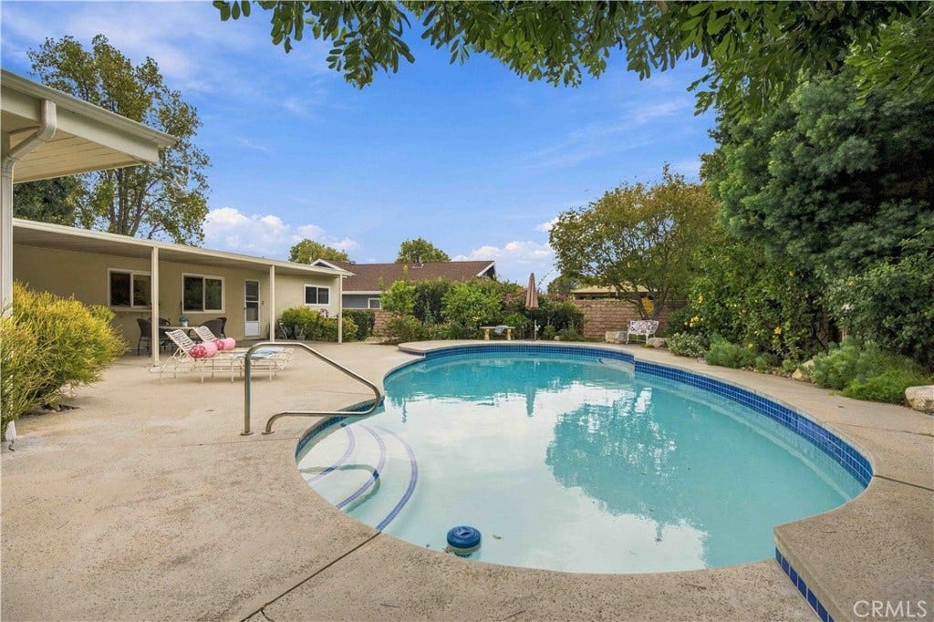 9817 Donna Avenue, Northridge, CA 91324 9817 Donna Avenue, Northridge, CA 91324