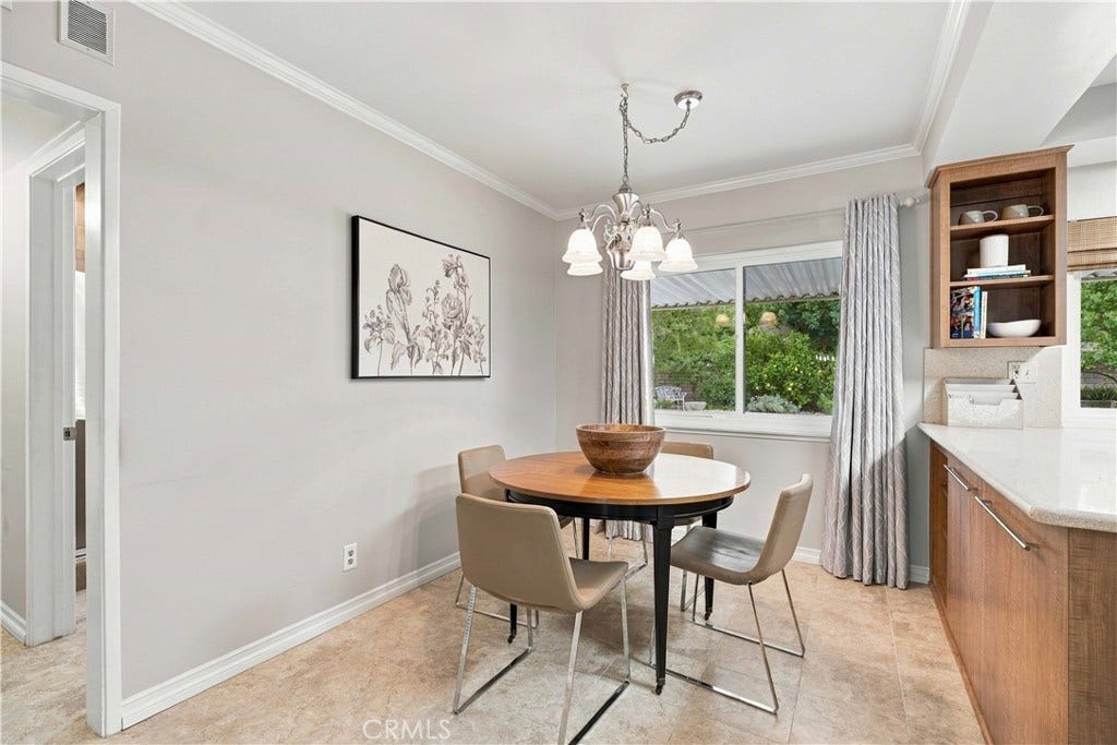 9817 Donna Avenue, Northridge, CA 91324 9817 Donna Avenue, Northridge, CA 91324