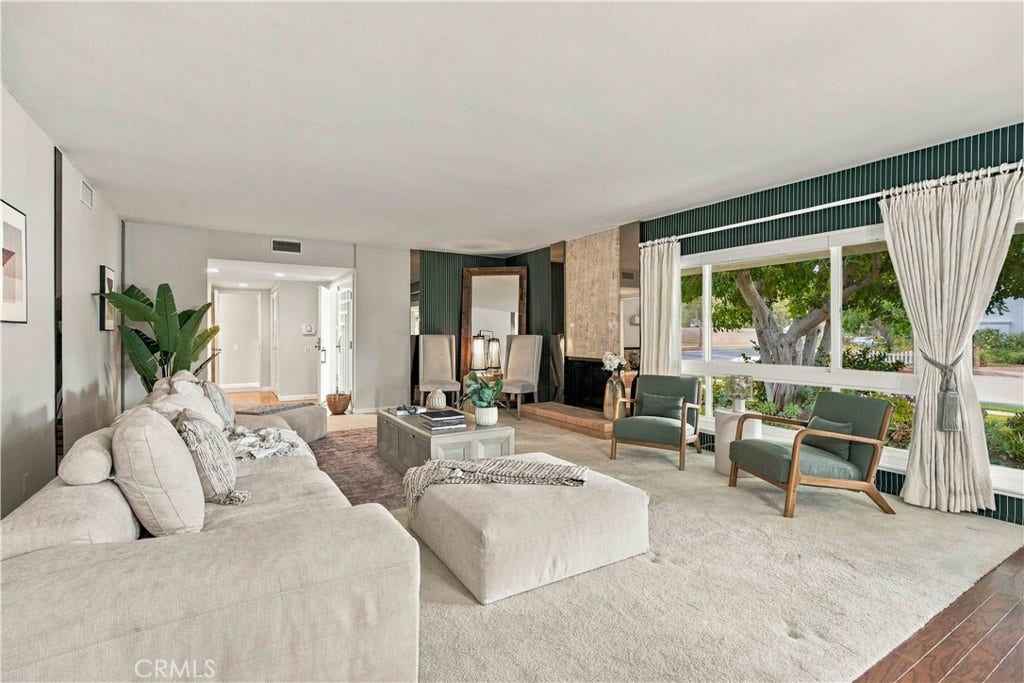 9817 Donna Avenue, Northridge, CA 91324 9817 Donna Avenue, Northridge, CA 91324