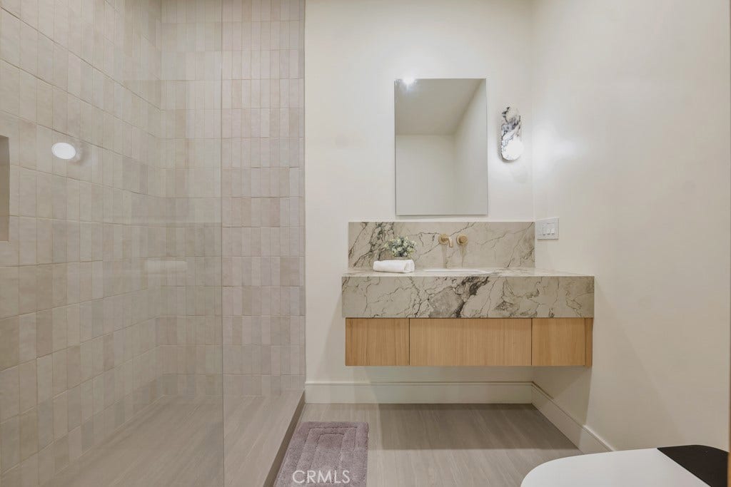 5551 Valerie Avenue, Woodland Hills, CA 91367 5551 Valerie Avenue, Woodland Hills, CA 91367