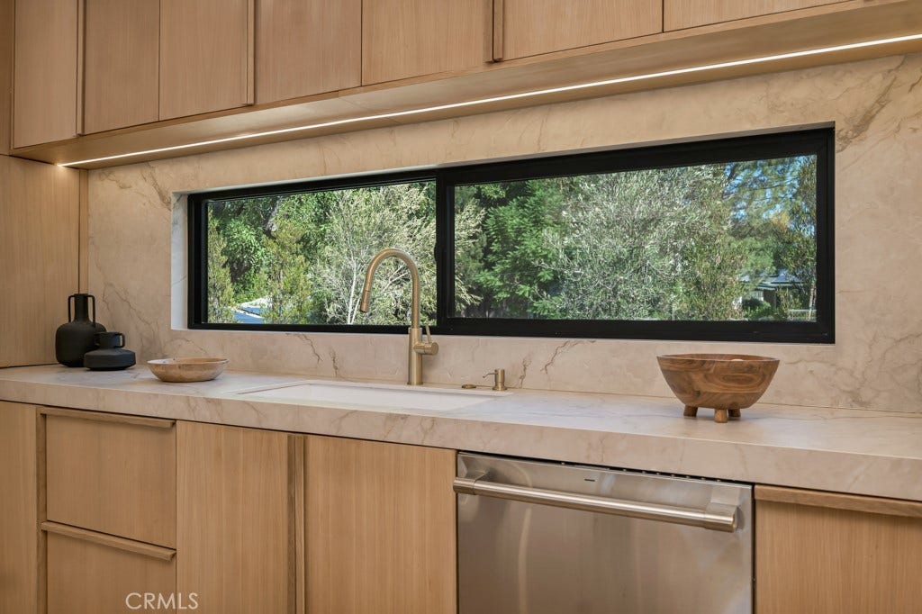 5551 Valerie Avenue, Woodland Hills, CA 91367 5551 Valerie Avenue, Woodland Hills, CA 91367
