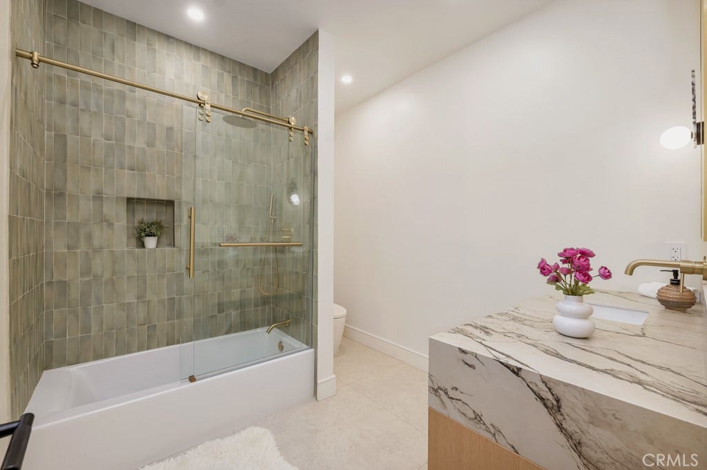 5551 Valerie Avenue, Woodland Hills, CA 91367 5551 Valerie Avenue, Woodland Hills, CA 91367