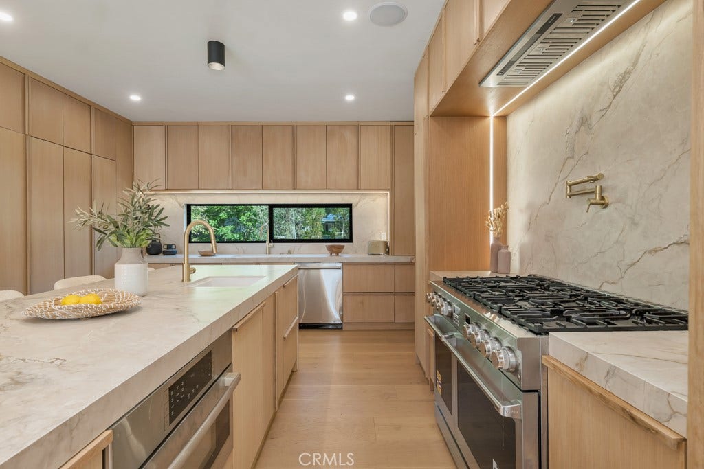 5551 Valerie Avenue, Woodland Hills, CA 91367 5551 Valerie Avenue, Woodland Hills, CA 91367