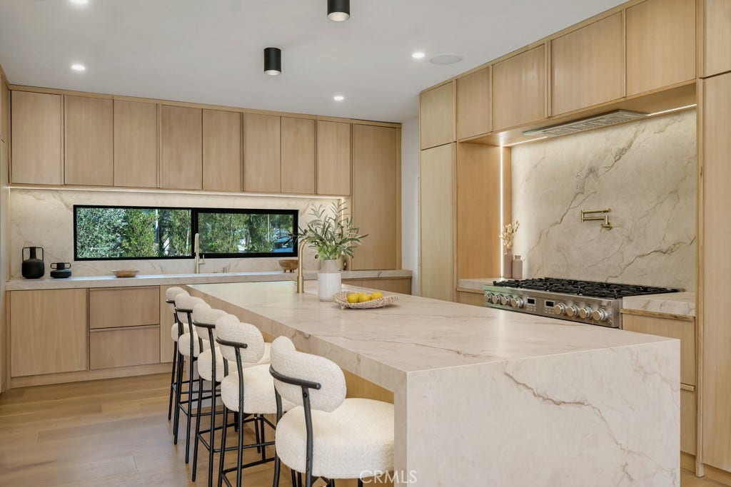 5551 Valerie Avenue, Woodland Hills, CA 91367 5551 Valerie Avenue, Woodland Hills, CA 91367