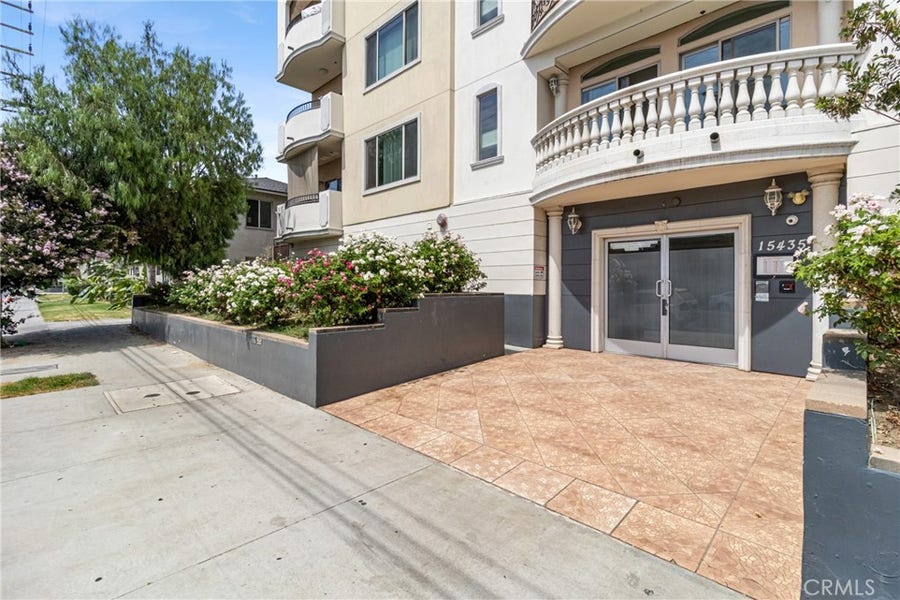 Property photo for 15435 Vanowen Street, #102, Van Nuys, CA