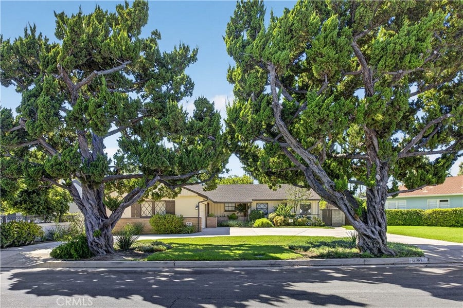 Property photo for 5961 Hillview Park, Valley Glen, CA