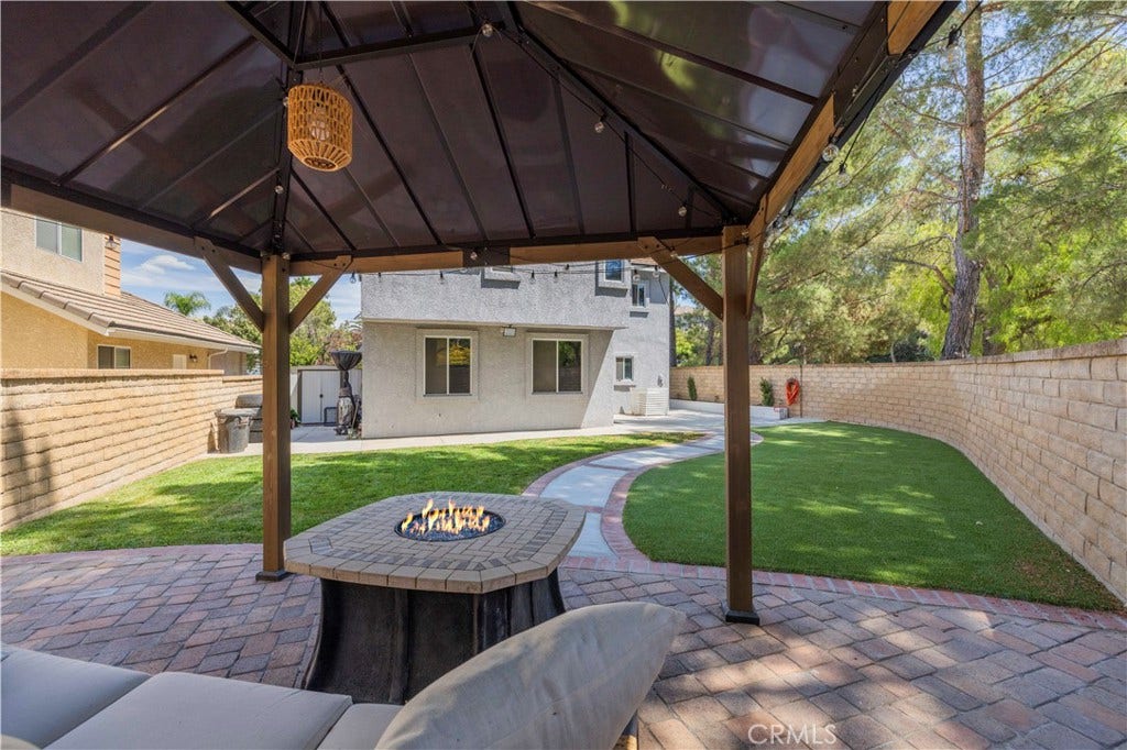 23800 Woodpark Court, Valencia, CA 91354