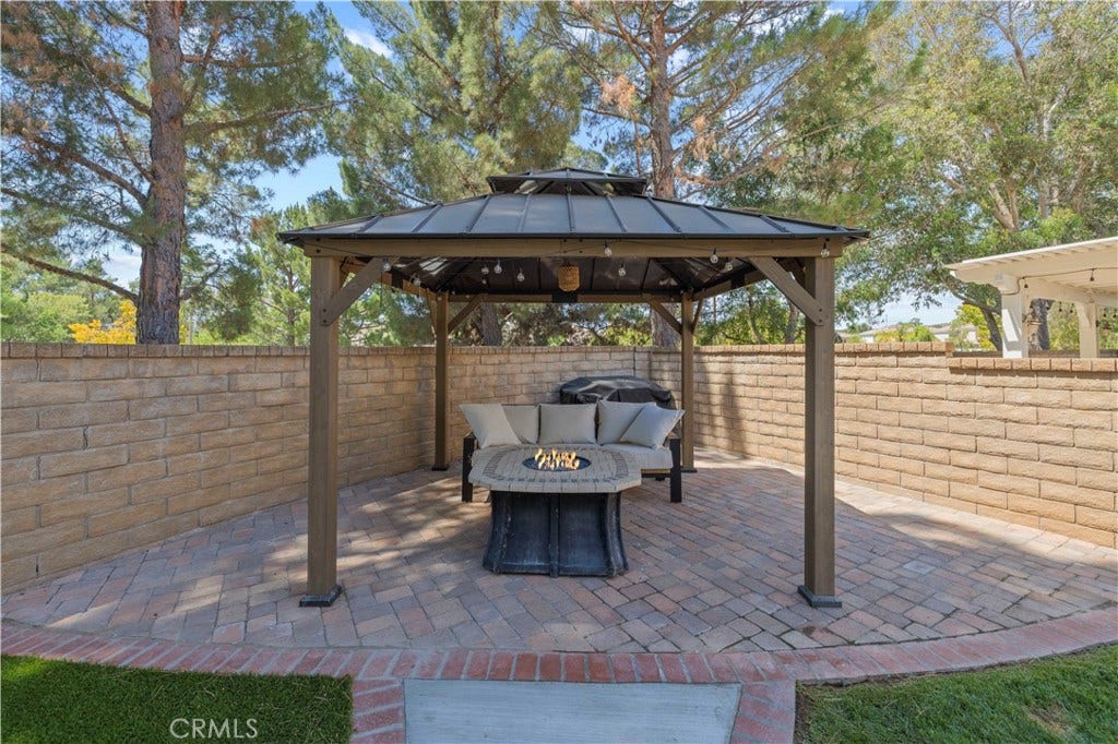 23800 Woodpark Court, Valencia, CA 91354