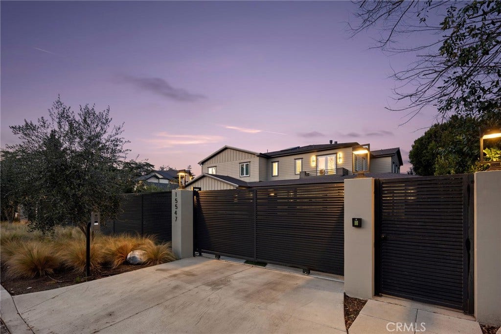 15547 Valley Vista Boulevard, Encino, CA 91436 15547 Valley Vista Boulevard, Encino, CA 91436