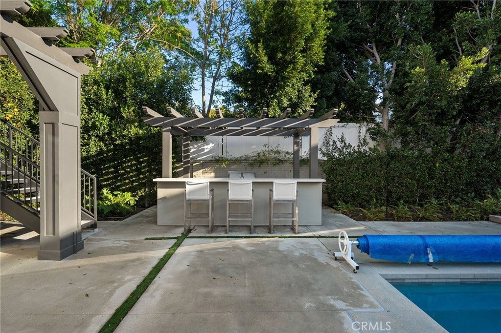 15547 Valley Vista Boulevard, Encino, CA 91436 15547 Valley Vista Boulevard, Encino, CA 91436