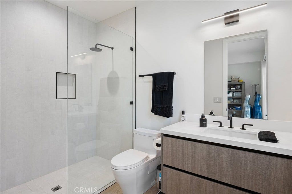 15547 Valley Vista Boulevard, Encino, CA 91436 15547 Valley Vista Boulevard, Encino, CA 91436