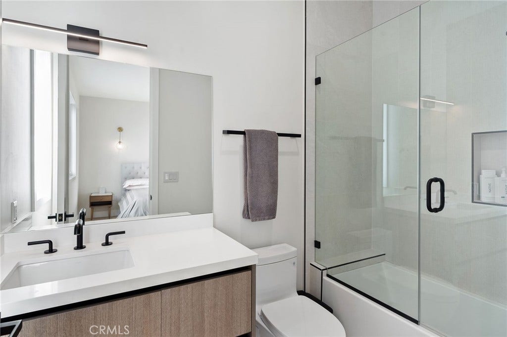 15547 Valley Vista Boulevard, Encino, CA 91436 15547 Valley Vista Boulevard, Encino, CA 91436