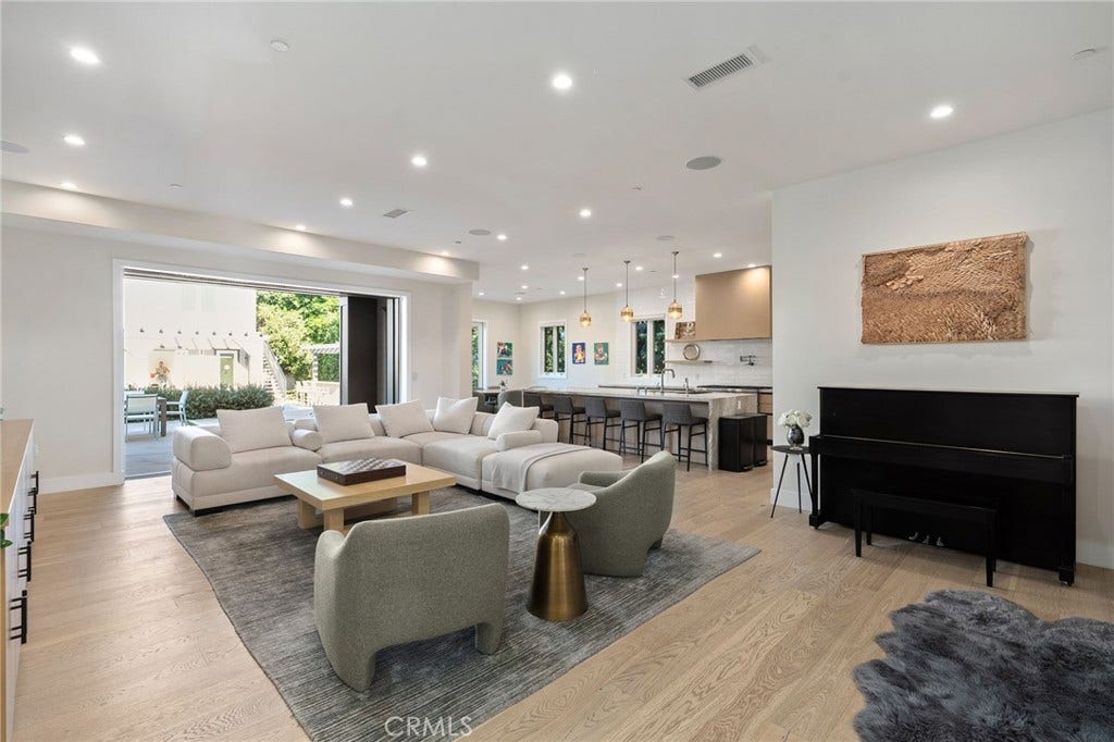 15547 Valley Vista Boulevard, Encino, CA 91436 15547 Valley Vista Boulevard, Encino, CA 91436