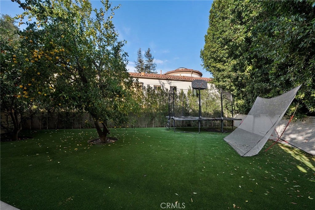 15547 Valley Vista Boulevard, Encino, CA 91436 15547 Valley Vista Boulevard, Encino, CA 91436
