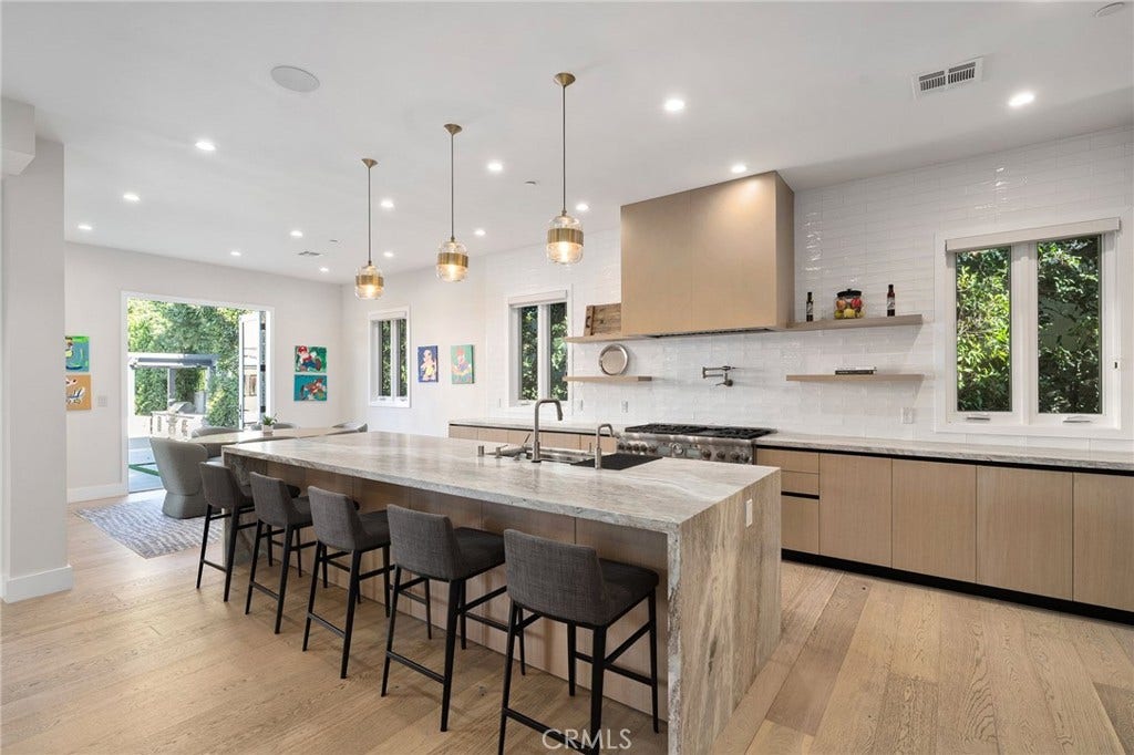 15547 Valley Vista Boulevard, Encino, CA 91436 15547 Valley Vista Boulevard, Encino, CA 91436