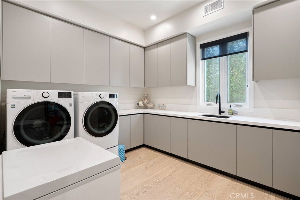 15547 Valley Vista Boulevard, Encino, CA 91436 15547 Valley Vista Boulevard, Encino, CA 91436