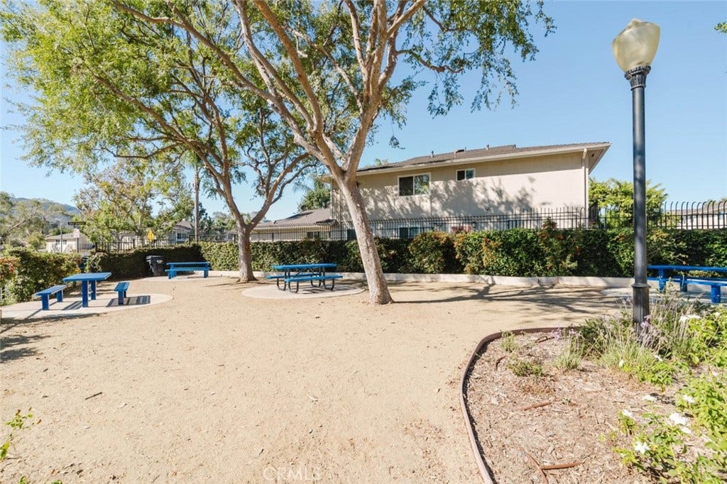 600 Avenida Del Platino, Thousand Oaks, CA 91320