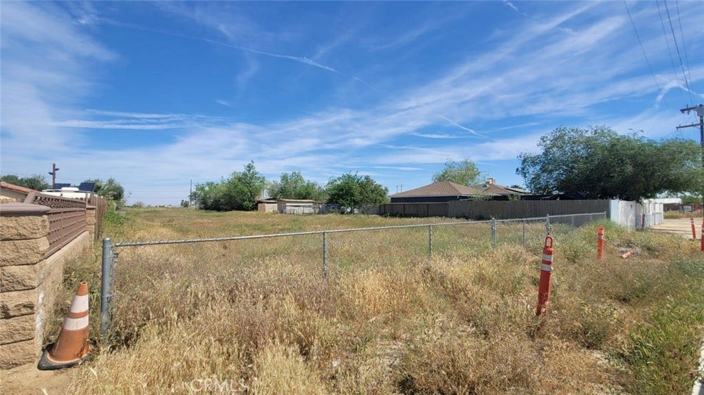 38733 15th Street E, Palmdale, CA 93550 38733 15th Street E, Palmdale, CA 93550