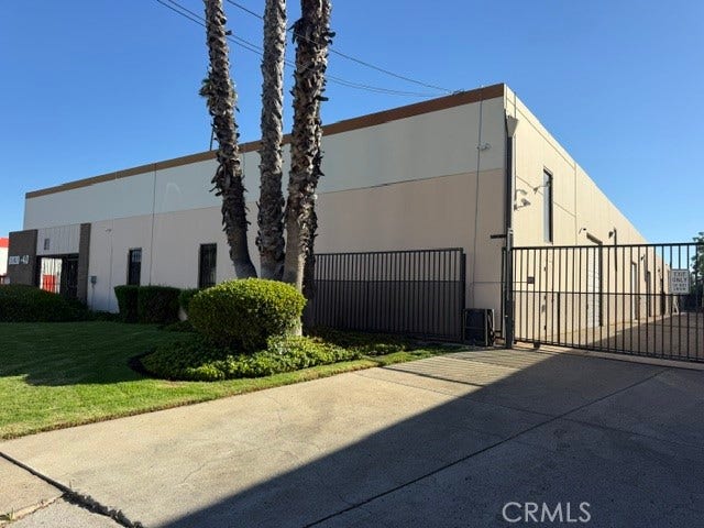 8030 Deering Ave, Canoga Park, CA 91311 8030 Deering Ave, Canoga Park, CA 91311