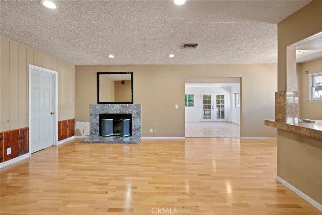 10561 Marklein, San Fernando, CA 91345