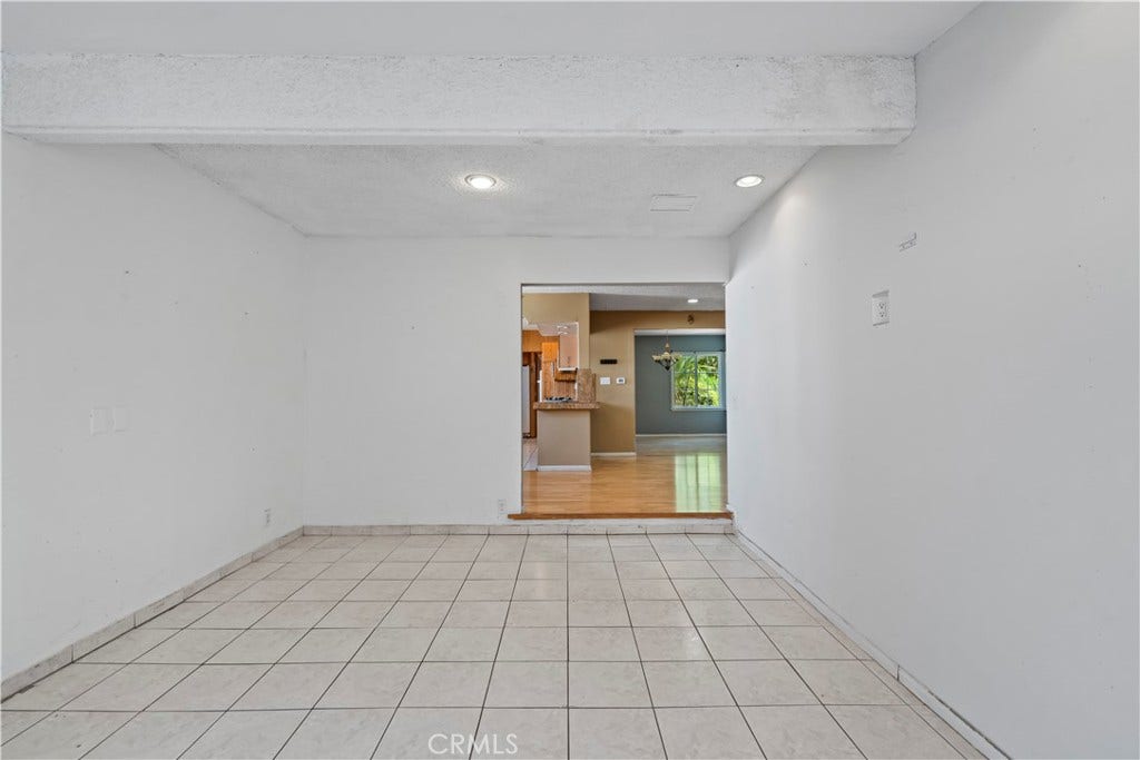 10561 Marklein, San Fernando, CA 91345
