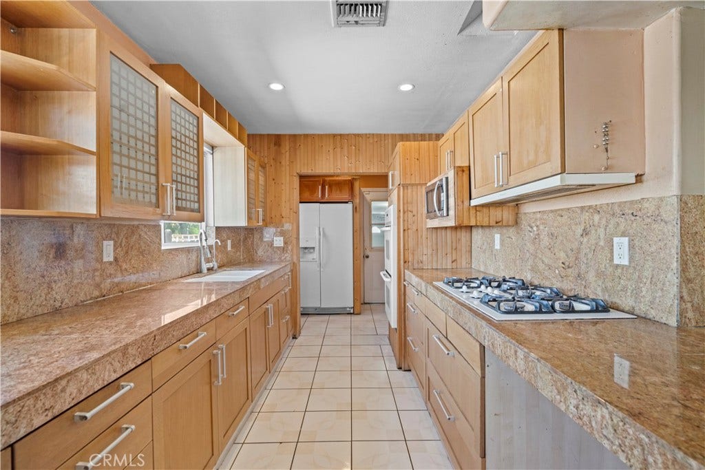 10561 Marklein, San Fernando, CA 91345