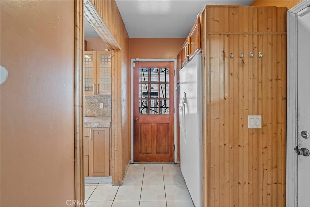 10561 Marklein, San Fernando, CA 91345