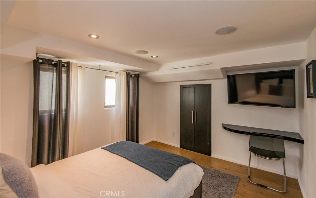 11 Marine Terrace, #3, Santa Monica, CA 90401