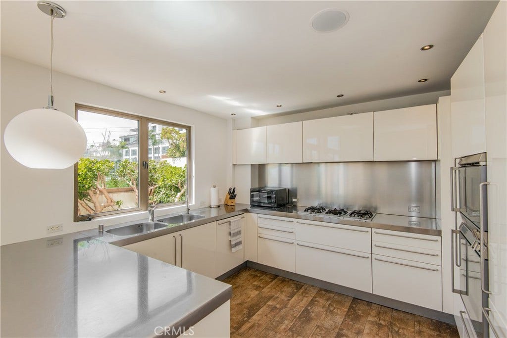 11 Marine Terrace, #3, Santa Monica, CA 90401