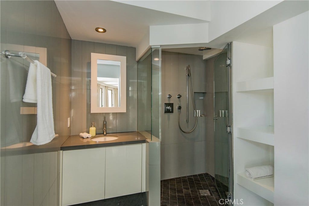 11 Marine Terrace, #3, Santa Monica, CA 90401