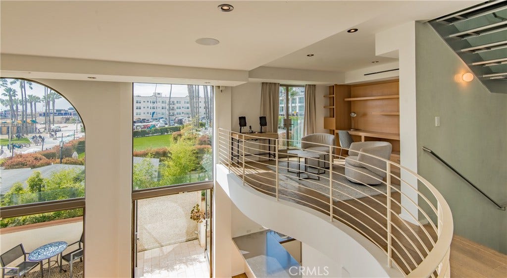 11 Marine Terrace, #3, Santa Monica, CA 90401