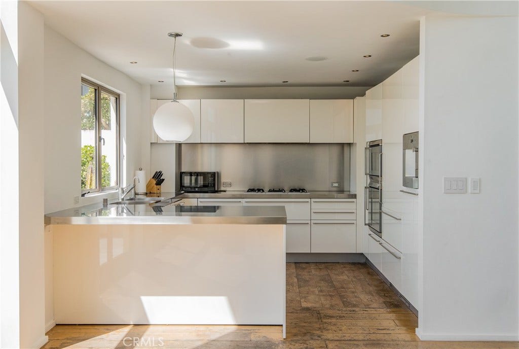 11 Marine Terrace, #3, Santa Monica, CA 90401