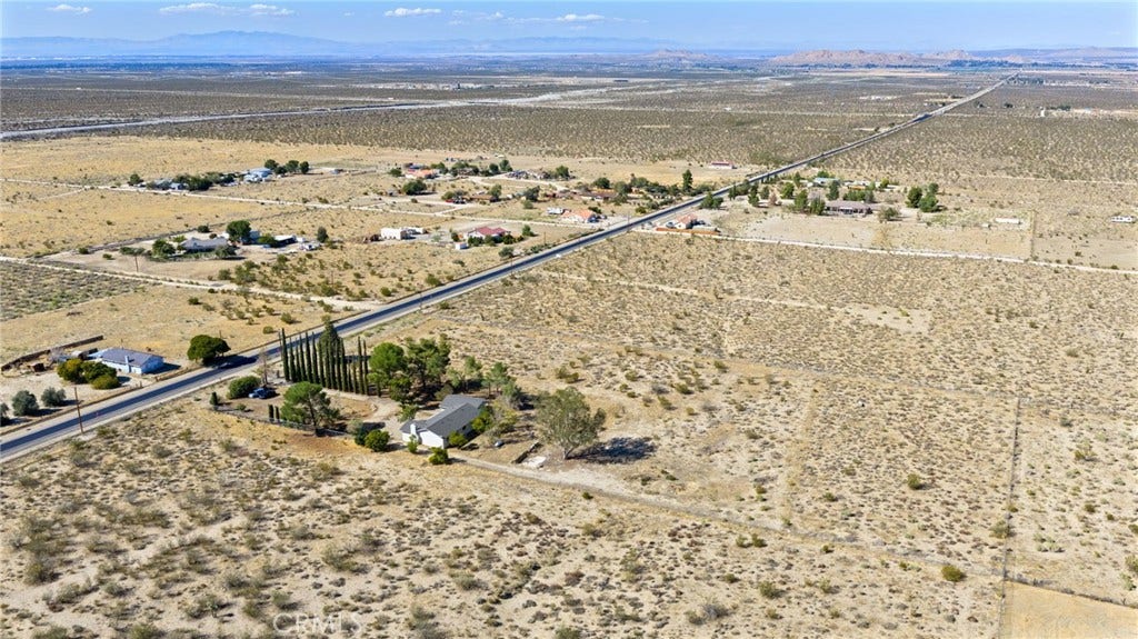 33036 E 165th Street, Llano, CA 93544 33036 E 165th Street, Llano, CA 93544