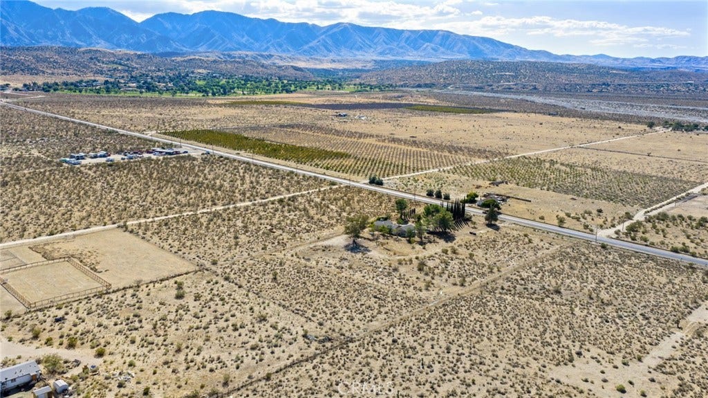 33036 E 165th Street, Llano, CA 93544 33036 E 165th Street, Llano, CA 93544