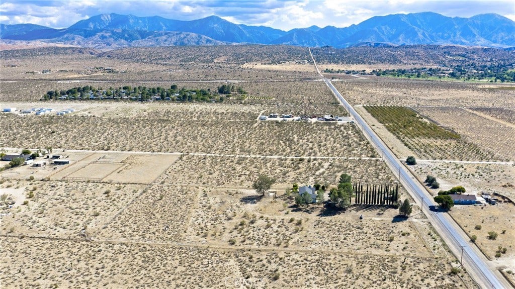 33036 E 165th Street, Llano, CA 93544 33036 E 165th Street, Llano, CA 93544