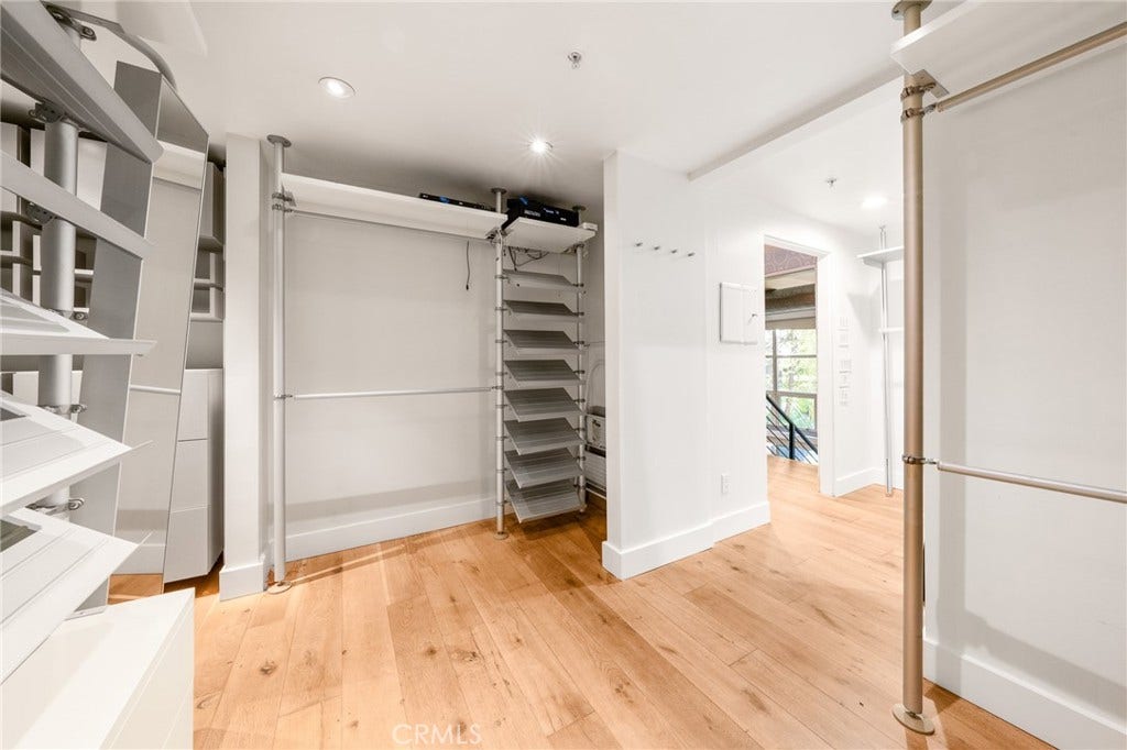 1037 N Laurel Avenue, #11B, Los Angeles, CA 90046 1037 N Laurel Avenue, #11B, Los Angeles, CA 90046
